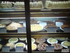 面包甜点陈列柜-德大西餐社(云南南路店)