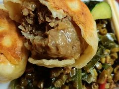 门钉肉饼-北京清真房记小吃店