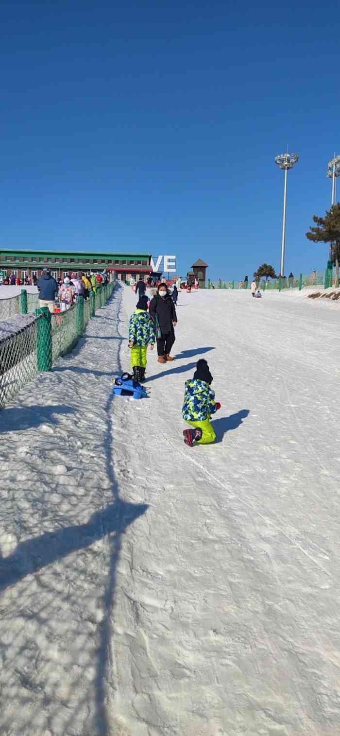 南山滑雪场-"南山是我在北京周边最喜欢的雪场,滑道选择.