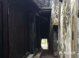 千灯古镇位于江苏省昆山市，是历史名镇
