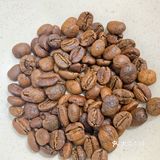 糖结构主要是蔗糖，比较平，有一些苦味碱味和木质感