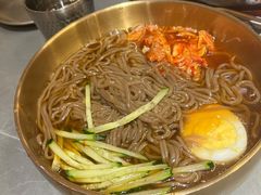 朝鲜冷面-围炉肉舍•炭烤活鳗•丹东海鲜烤肉(步行街店)