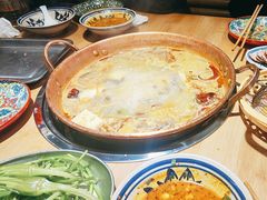 -洱火云南酸菜牛肉火锅(石景山当代商城店)