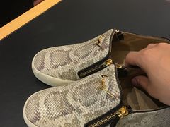 -爱革·奢品·鞋包·衣物·家居(金桥国际商业广场店)