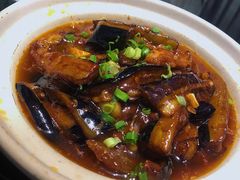 鲮鱼鸡粒茄子煲-高第街56号融合餐厅(振华五星百货店)