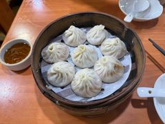 -莱莱小笼·乔艾