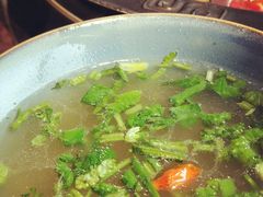 菌汤牛油鸳鸯锅-三个四川人火锅(华联商厦店)