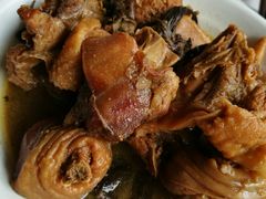 小鸡炖蘑菇-劳模山庄