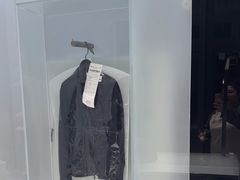 -福奈特洗衣洗鞋(宝华广场店)