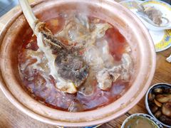 -毛辣果·贵州红酸汤牛肉火锅(西单店)