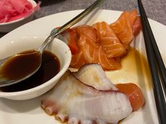 三文鱼柳配鲜柠汁-北京希尔顿逸林酒店-逸轩西餐厅-自助餐厅