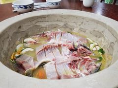 -姚记抚仙湖石锅鱼庄