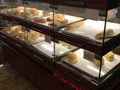 面包甜点陈列柜-宁波华侨温德姆至尊豪廷大酒店·多丽美食屋