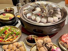 -围炉肉舍•炭烤活鳗•丹东海鲜烤肉(步行街店)