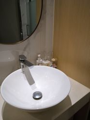 -香港倾城国际·美容美体中心