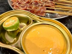 -何妹湿辣牛肉·粤式烧烤砂煲(桂雅路店)