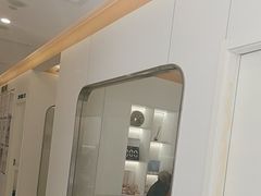 -皓齿连锁·雅贝健口腔·种植·矫正中心(虹口曲阳路店)
