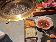 -铭牛烧肉·和牛海鲜自助(高新月牙湖店)
