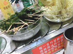 -百品聚旋转火锅(万德庄店)