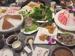 -德天肥牛海鲜火锅(城西银泰店)