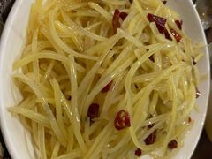酸辣土豆丝-凡老头米线砂锅(古荡新村西粮站)