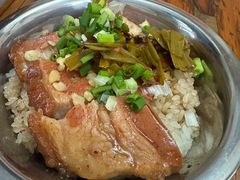 -梁阿婆廿年老牌扣肉糯米饭