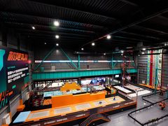 -极限PLAY运动娱乐新世界·团建派对表演休闲馆·室内高空游乐园