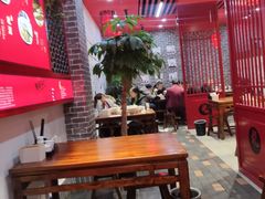 大堂-76人老烩面(龙湖泰山路店)