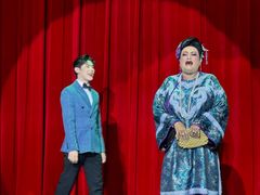 -金东尼人妖秀