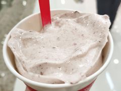 草莓巧克力暴风雪-DQ·蛋糕·冰淇淋(融创茂店)