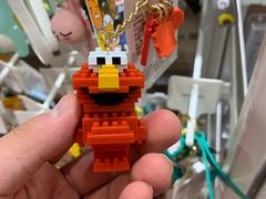 -名创优品(北京新中关购物中心地铁层店)