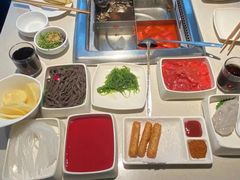 -海底捞火锅鲜切牛肉主题店(长寿路店)