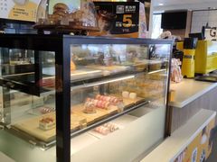 面包甜点陈列柜-麦当劳(健德桥得来速店)