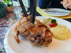 德式烤猪肘配酸菜土豆泥-申德勒加油站西餐厅(太仓店)