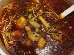 -渝是乎酸菜鱼·川渝小炒(新世界百货望京店)