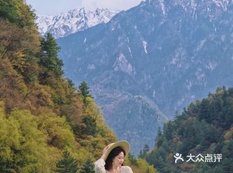 成都周边旅游攻略｜2.5h车程去蓝天雪山下泡无边温泉️～