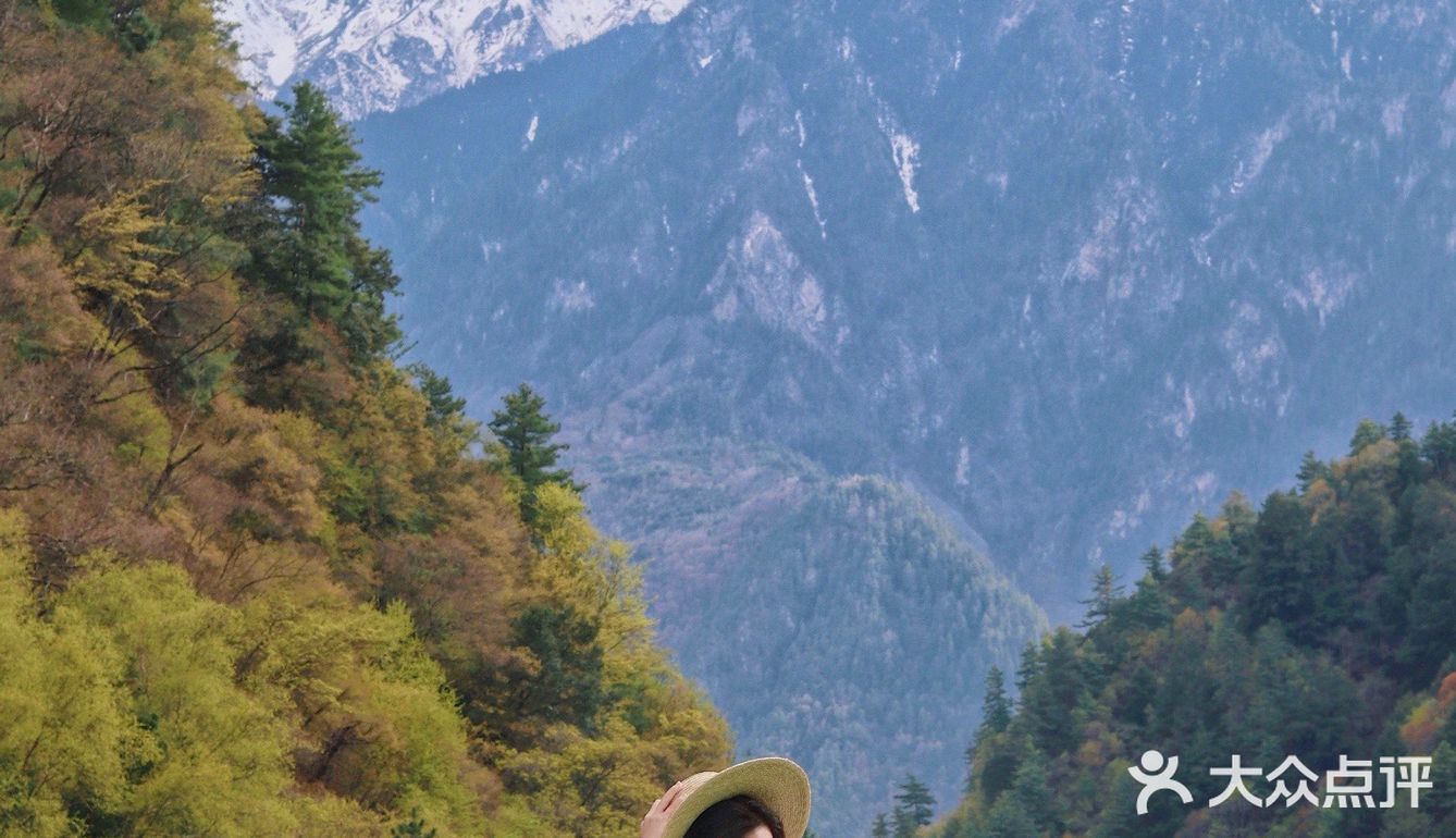 成都周边旅游攻略|2.5h车程去蓝天雪山下泡无边温泉♨️~