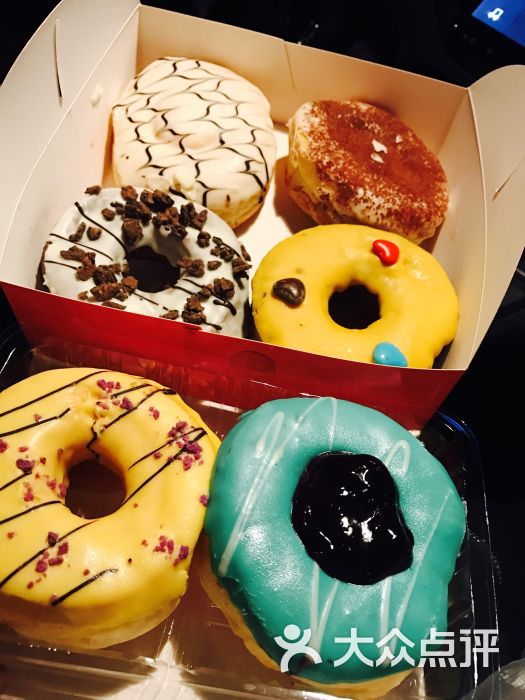 团子大家族甜甜圈(中央大街店)图片 - 第1张