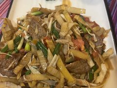 -香巴拉云南餐厅(华莱坞店)