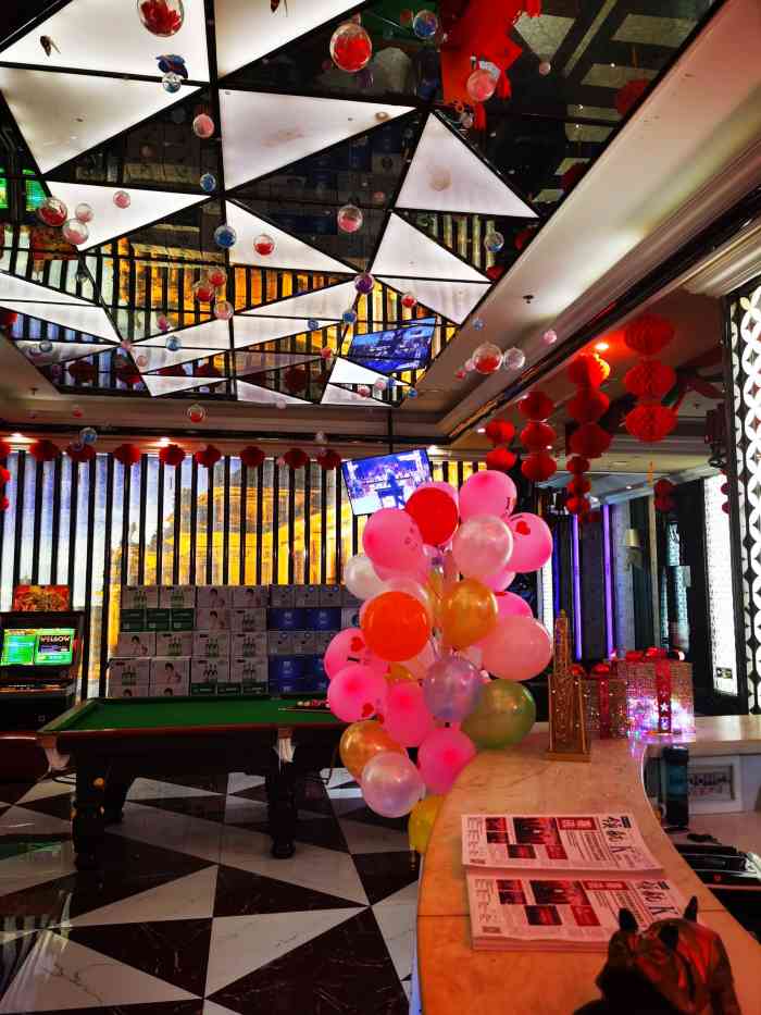 格莱美量贩式ktv(宁夏路店)-"去了好几次了感觉还不错音响好环境也不