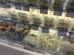 -白玉兰食品甜凤店(合生汇店)