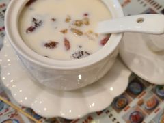 冰糖雪耳桃胶奶-广信牛奶甜品世家(台东店)
