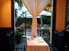 靠窗位-老洋房花园饭店(绍兴路店)