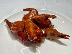 香烧玻璃皮乳鹅-北京厨房(西安SKP店)