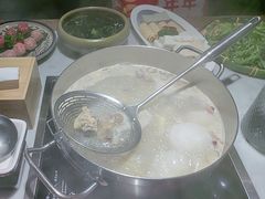 -尚尚仙·酸汤猪手·猪肚鸡火锅(华联万柳购物中心店)