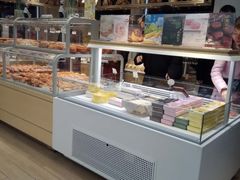 面包甜点陈列柜-好利来(朝外店)