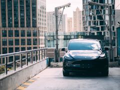 -TESLA 特斯拉(上海太古汇体验店)
