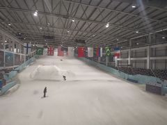-乔波室内滑雪场
