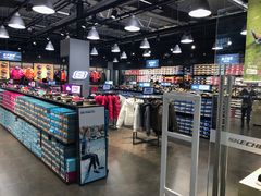 -SKECHERS 斯凯奇(上海国际时尚中心店)