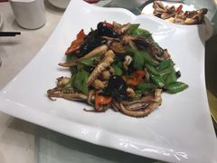 -喜乐餐厅•灯笼虾球首创者•本地小海鲜(二马路店)